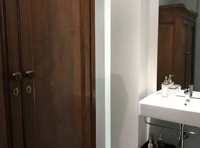 A Casa Di... * Milano