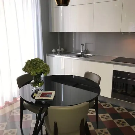 A Casa Di... * Mediolan