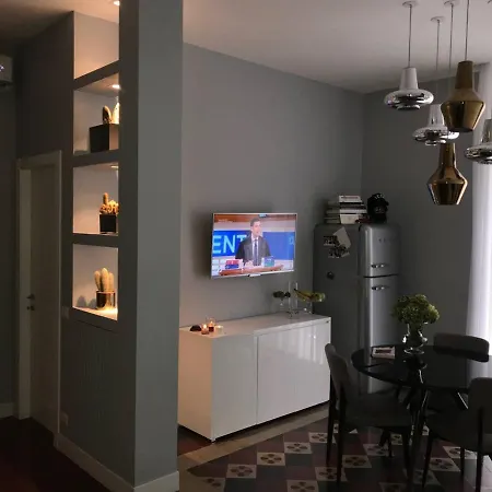 A Casa Di... * Milan